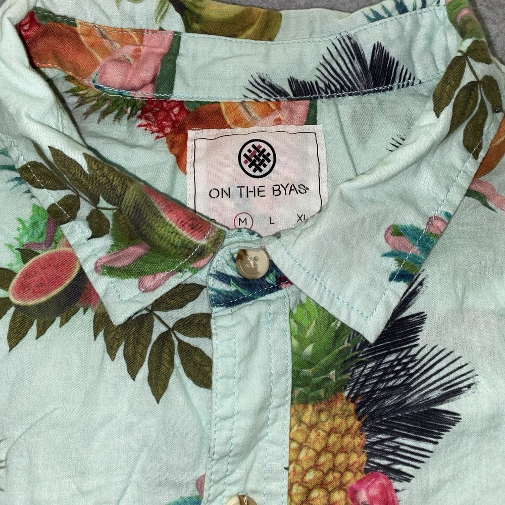 On The Byas Shirt Men's Medium Green Pinup Girls Hawaiian AOP Button Up Tropic - Picture 6 of 16
